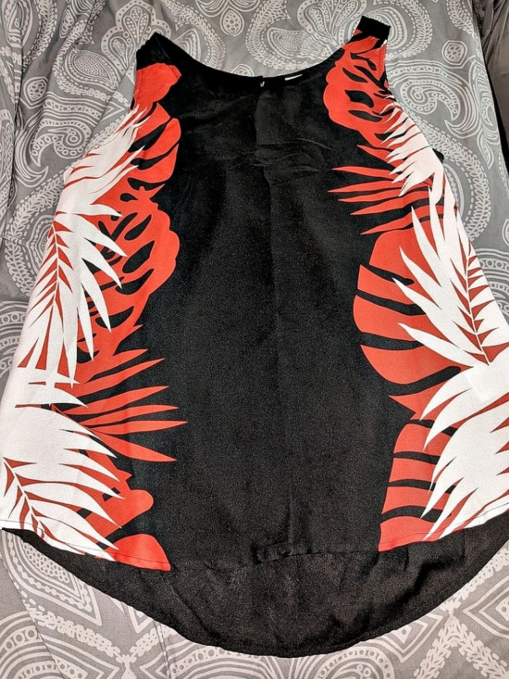Liz Claiborne Abstract Print Tank Top Black & Red Medium